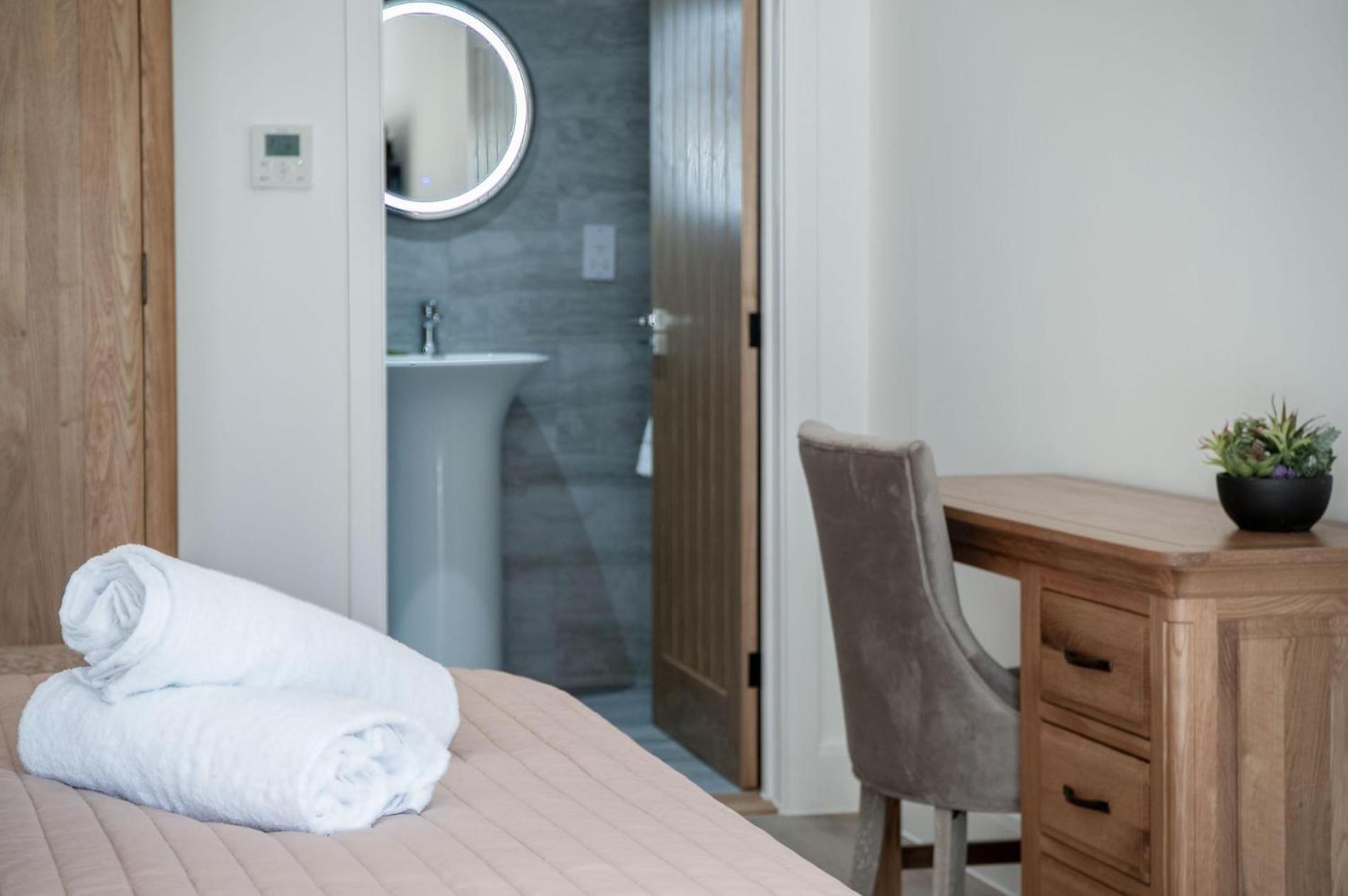 Suite 12 - Sleeping Giant Hotel - Pen Y Cae Inn Brecon Luaran gambar